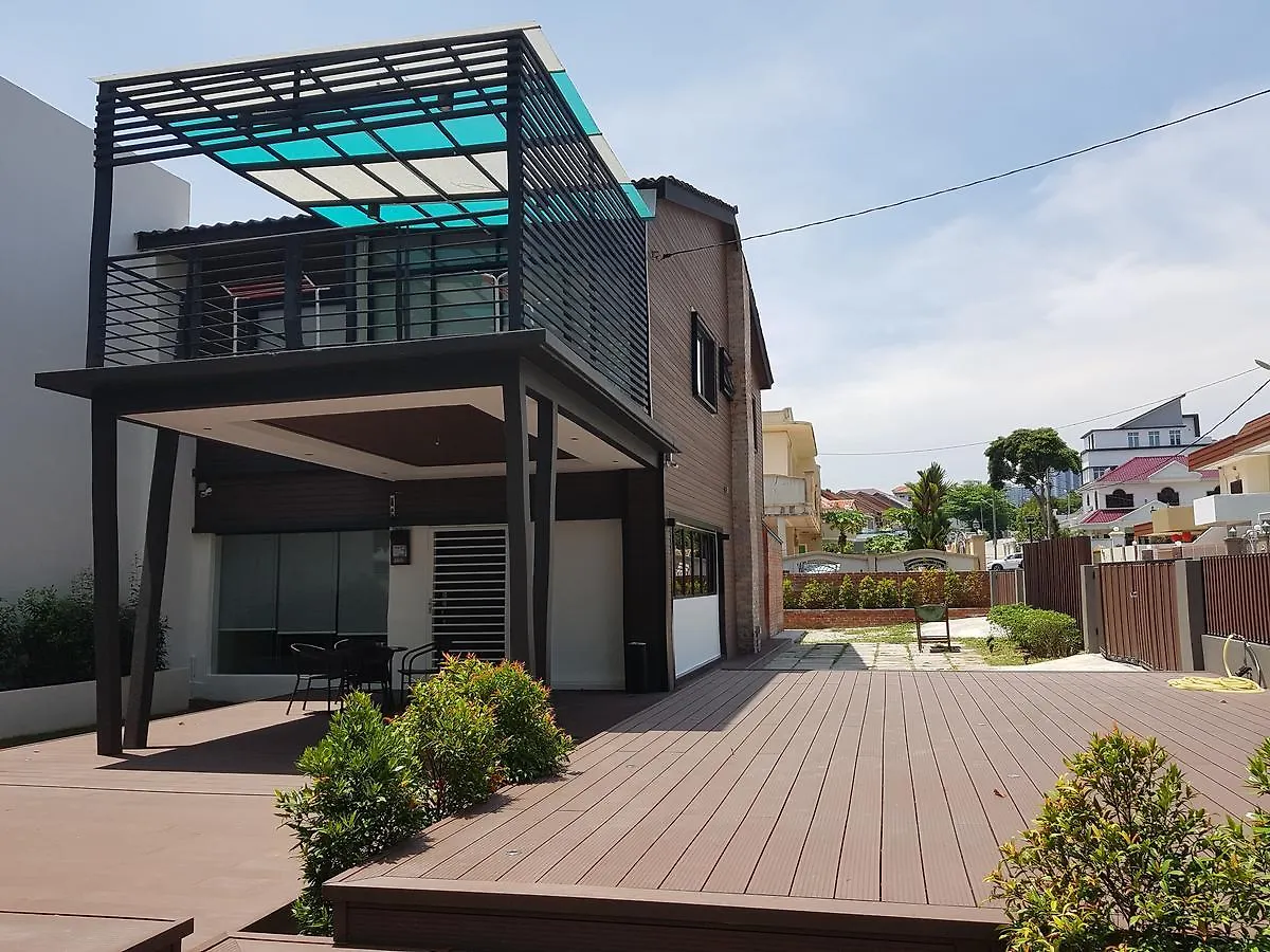 Hin'S Villa @ Tanjung Bungah  Δωμάτια σε οικογενειακή κατοικία Tanjung Bungah (Penang)